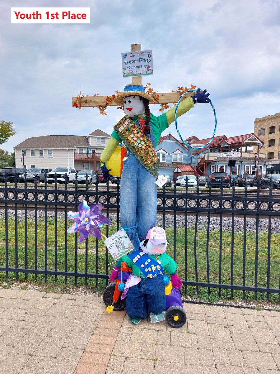 PalatineIL's tweet photo. Beautification Commission is hosting the 19th Annual Scarecrows on Parade contest as part of @PalatineRotary's Oktoberfest! Frame pickup begins today, 8/10, at the Public Works office. Call Public Works first at (847) 705-5200 to ensure frames are available and for more info. https://t.co/aOokYo9Pae