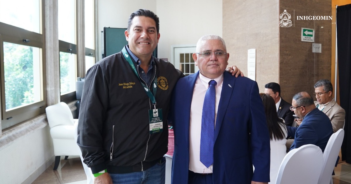 Inhgeomin_hn's tweet photo. El Director Ejecutivo de INHGEOMIN, Abogado. Óscar Felipe García, estuvo presente en la IX Edición del Encuentro Nacional de la AMHON.
#INHGEOMIN #AMHON #alcaldiadeldistritocentral #CNA https://t.co/n4qGSdihIo