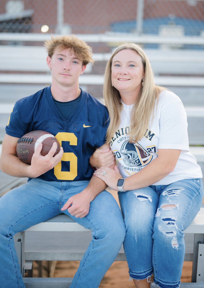 ethan_womble's tweet photo. Senior football pictures with mom @krista_womble https://t.co/02Qfp4TJ6Q