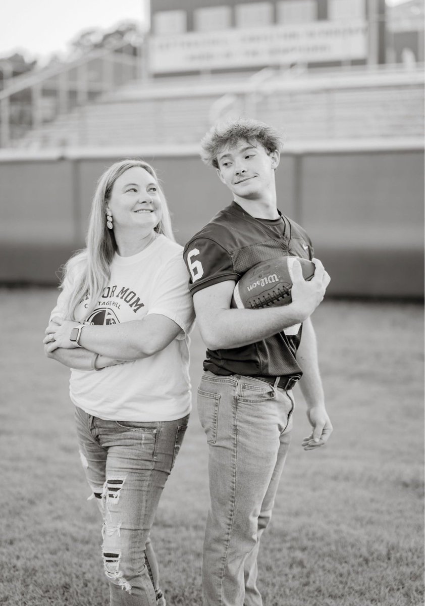 ethan_womble's tweet photo. Senior football pictures with mom @krista_womble https://t.co/02Qfp4TJ6Q