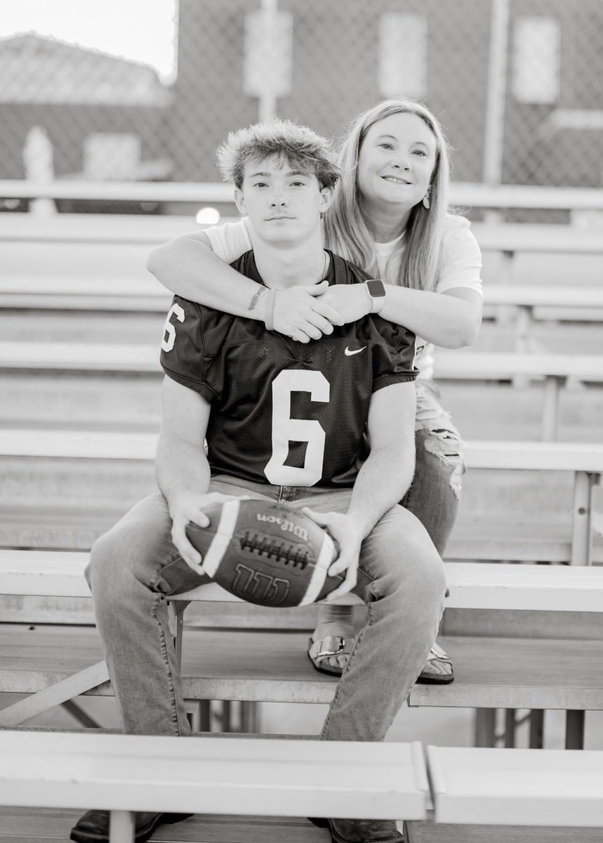 ethan_womble's tweet photo. Senior football pictures with mom @krista_womble https://t.co/02Qfp4TJ6Q