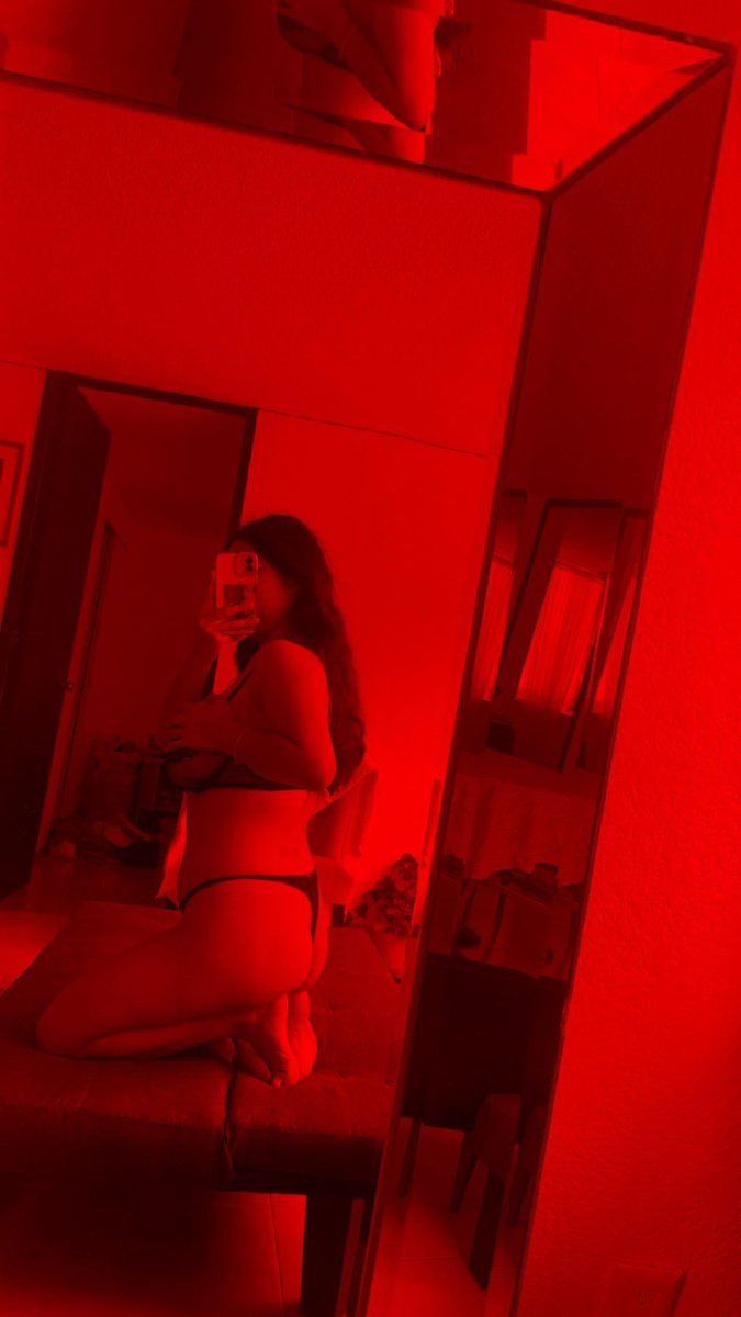 burnsr_she's tweet photo. ❤️🔥 https://t.co/eFUNuXOKGf