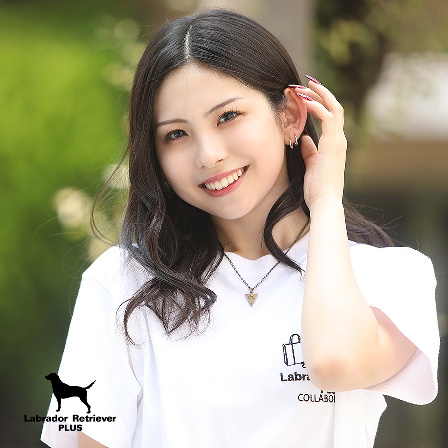 udgcoltd's tweet photo. 櫻井梨央さんとのコラボアイテムが受注予約開始しました🐶💖
今回のコラボは半袖Tシャツ、プルオーバーパーカー、スウェットパンツ、ポロシャツ、ネックレスをリリース🌻

--------------------------------------------
【コラボアイテム購入特典★】

今回のコラボアイテムを下記条件毎にご購入いただいた方へプレゼントさせていただきます！
-----------------------------------
・今回のコラボアイテム3点以上購入で特典画像1枚
・今回のコラボアイテム5点以上購入で特典画像2枚
※アイテムの種類は問いません。
-----------------------------------
※特典画像につきましては商品発送後にメールにて送信させていただきます。
※特典画像の無断転載、流出、購入者様間での交換を固く禁じます。
--------------------------------------------

こちらのアイテムは【男女兼用アイテム】となります🌟
詳細・ご購入はコチラ👇
https://t.co/xdJ6N5F2qd
#LabradorRetrieverPLUS #LabradorRetriever #ラブラドールレトリバープラス #ラブラドールレトリバー #櫻井梨央