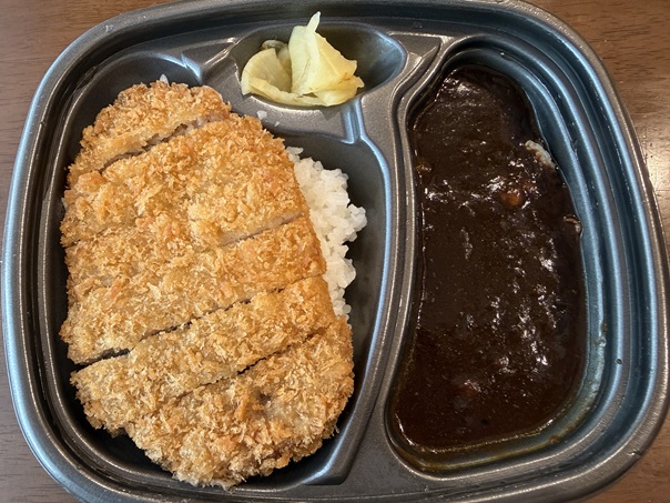 JO1QKP's tweet photo. 30円引きクーポンを利用...
さすがにお年のせいか、この量を食べきるのが厳しくなってきたぞ。(^_^;)
#金曜日はカレーの日 https://t.co/qytKG1iCNM