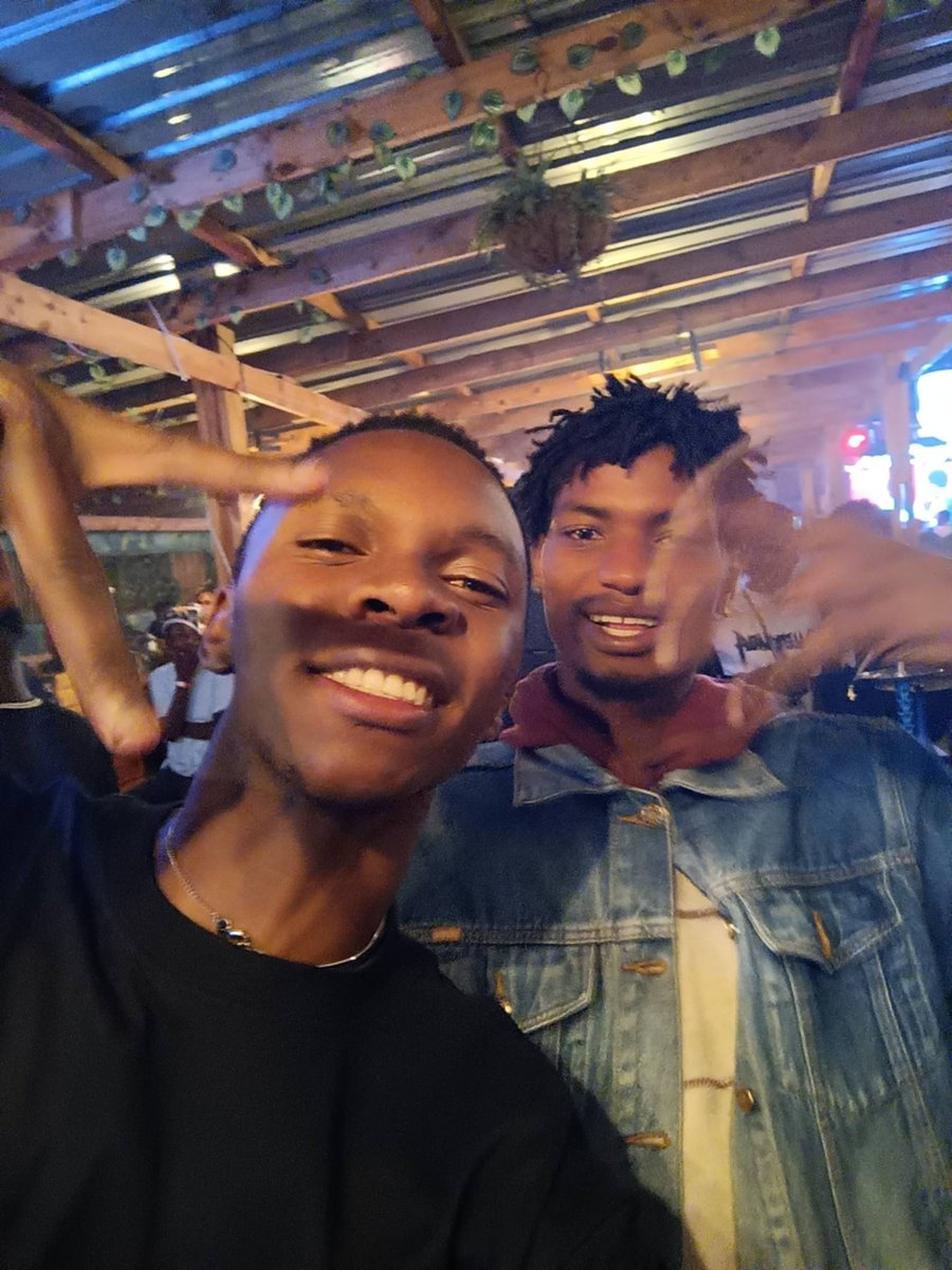 Scott12550694's tweet photo. Tika njoyer ife talowelera koma iwowo ndi zabwino-bwino 💯🙌💥 https://t.co/mxbmT0eRWl