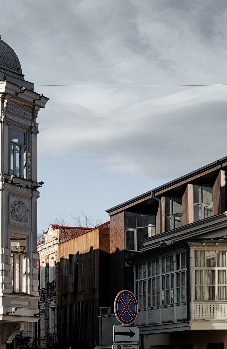 lobspvujjectn's tweet photo. Check out these beautiful old structures. They make me want to explore more of this place. https://t.co/Twd09qYfMQ