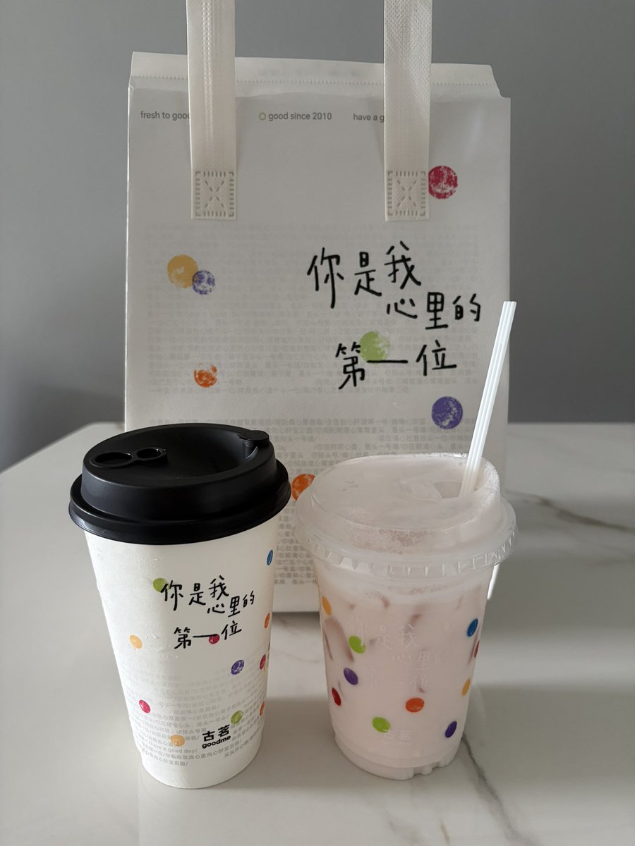 ccooe12's tweet photo. 男友点的 另一杯谁想喝 https://t.co/AUwVn1Qx3Z