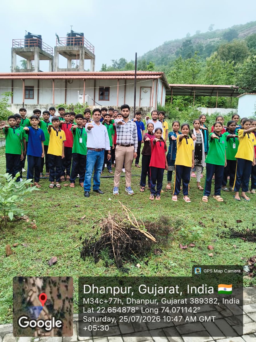 EMRSLUKHADIYA's tweet photo. Plantation drive (ek ped maa ke nam)#nests#MoTA#PA_TASP_dahod# https://t.co/J4JVpGeGUo