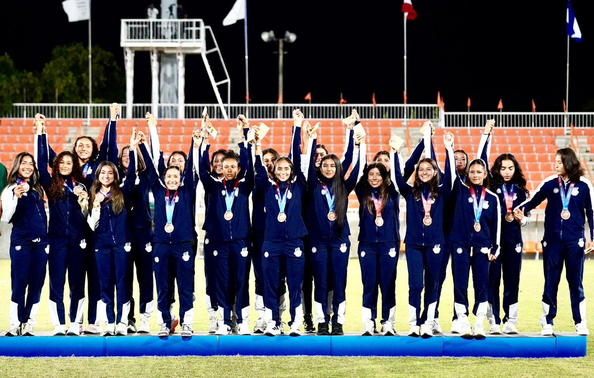 ybukele's tweet photo. Y con ustedes, las medallistas de bronce del fútbol femenino de los Juegos Centroamericanos y del Caribe Santo Domingo 2026.

¡Felicidades, señoritas! https://t.co/yllaZzGqhj