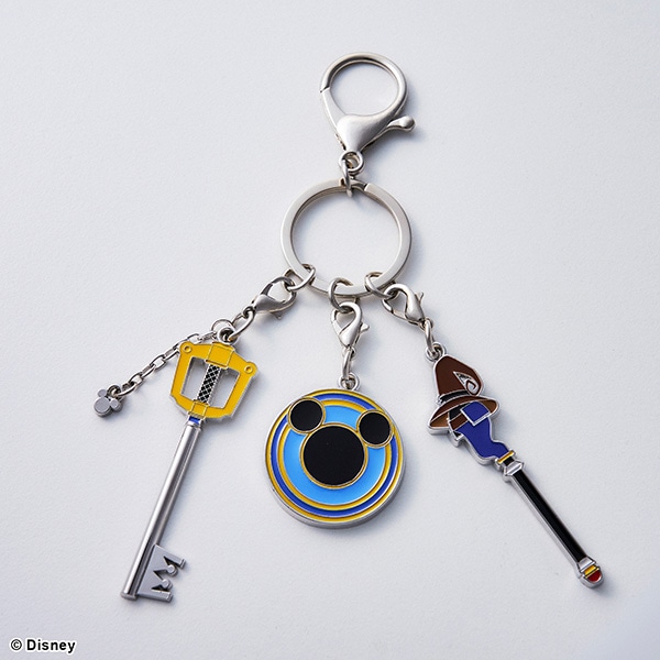 SQEX_eSTORE's tweet photo. 【再受注開始】『#キングダムハーツ』より、「ソラ」「ドナルド」「グーフィー」の武器を象った3連メタルキーホルダーが再登場！
それぞれのパーツにカニカンが付いており、単体で使用することもできます。#KH
https://t.co/Fifd9WzRa2 https://t.co/9UXxSKwVXC