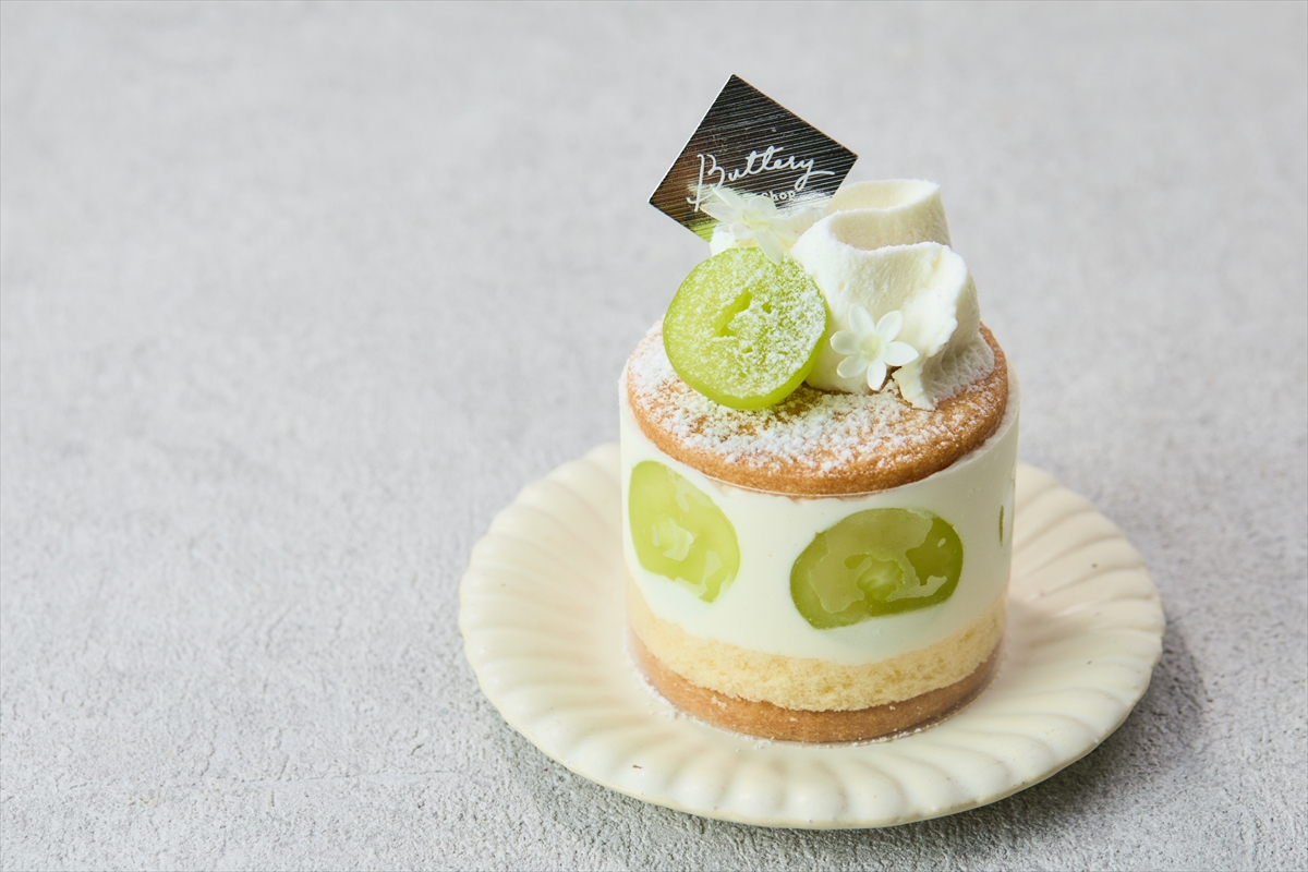 Buttery_jp's tweet photo. 【Buttery本店】夏におすすめバタースイーツ✨
名古屋市西区のバタリー本店にて
8月新商品＆夏ギフトにぴったりの商品をご用意⛵
https://t.co/79KqVJsnxp

📍Buttery本店　数量限定
＊生バターサンド
～フロマージュ＆シャインマスカット～
→クリームチーズをあわせた北海道バターのクリームと
フレッシュなシャインマスカットを国産発酵バターのクッキーでサンド🍪

📍Buttery本店・Buttery大名古屋ビルヂング店
📍オンラインショップでも販売中
＊Butteryクッキー（シトロン）
＊大小様々なギフトアソート🎁

8月の新商品＆帰省土産におすすめのギフト商品を、ぜひButtery本店でチェックしてみてください♪

#シャインマスカット #クッキー缶 #バタリー #buttery #名古屋グルメ #名古屋スイーツ