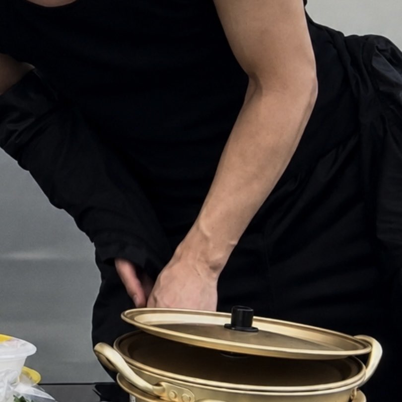 ryulicious_'s tweet photo. ryul’s veins😳 https://t.co/tn4ltHp2tn