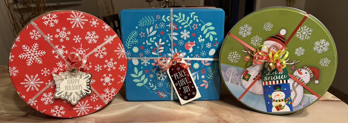 stephi131708's tweet photo. Portuguese biscuits (biscoitos) all set and ready for Christmas. So yummy with a cup of tea or coffee to be enjoyed over the Christmas holiday. They also make a great gift 🎄 https://t.co/UIb194WdOr