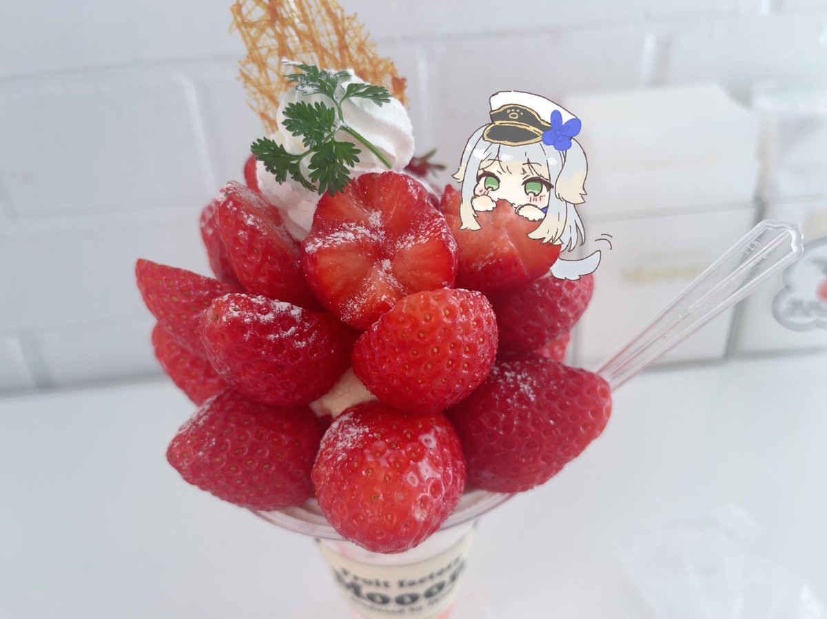 Ruu_lilas's tweet photo. これはいつかのいちごパフェといぬ https://t.co/JbFGSvlD0L