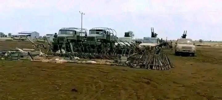 breaking_bre's tweet photo. 🚨 UPDATE

As we previously reported, the following images show some of the weapons reportedly captured from TPLF forces on the Sharerina front. The photographs provide a closer look at military equipment seized by the ENDF during its counter-operation in response to the TPLF attack.