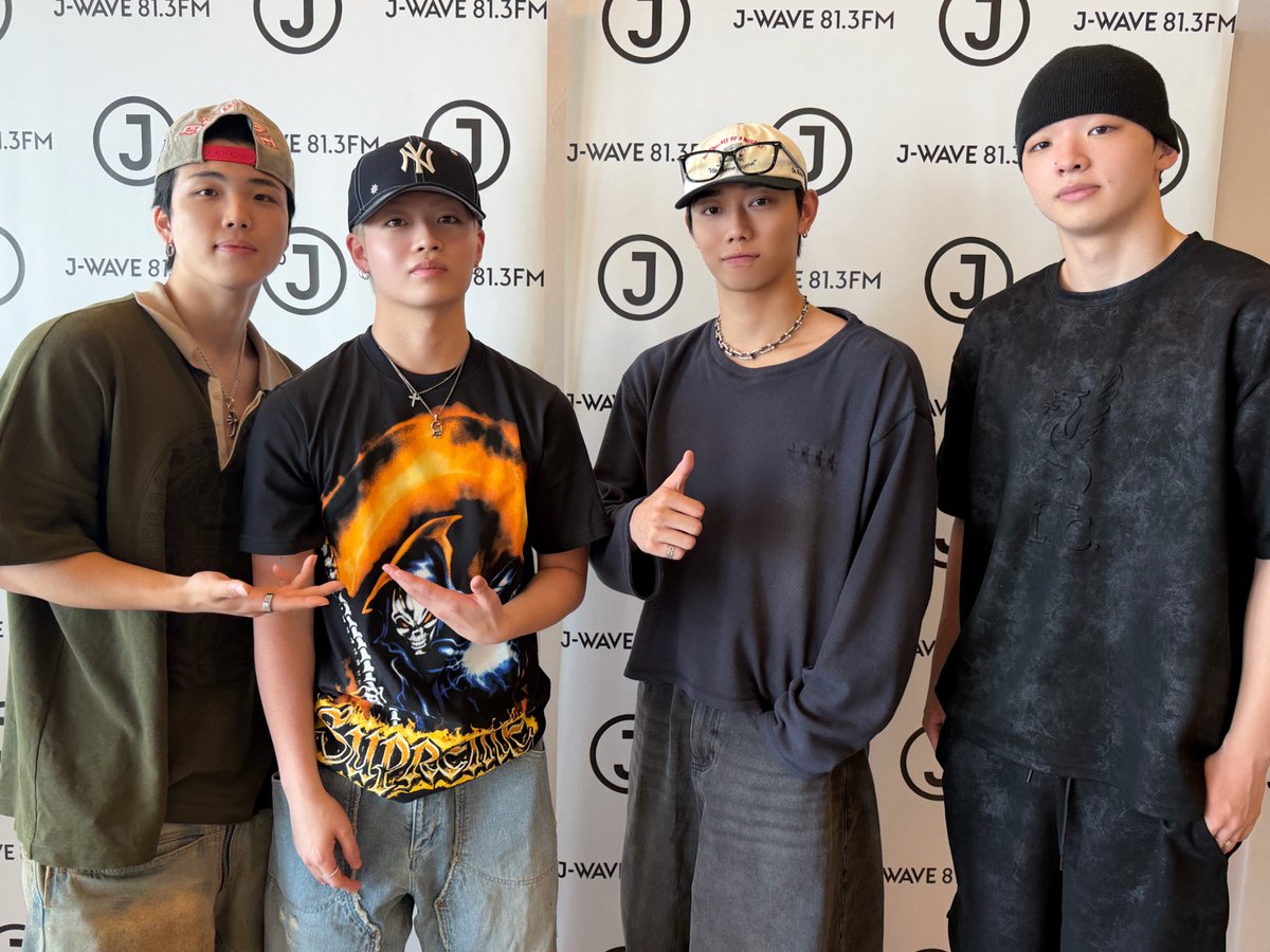 MILLIBILLI813's tweet photo. 土曜24時からは
#BEFIRST がナビゲート
MILLION BILLION

今週もSHUNTO&amp;RYUHEIが
世界の音楽と共にお届け🎧

さらに今回も #MAZZEL から
SEITO&amp;RYUKIをお迎えします！
ステージで意識していることや
夏フェストークも☀️
📻https://t.co/B6ePmeMRFE
#jwave #ミリビリ
@mazzel_official @BEFIRSTofficial https://t.co/dPf7yNpwGl