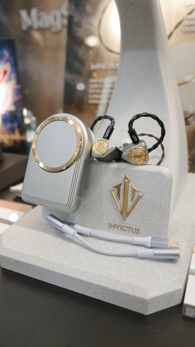 jomoaudiosg's tweet photo. The doors are open and the show is on.
#jomoaudio #hkavshow #invictus https://t.co/UiiaJe3lgA
