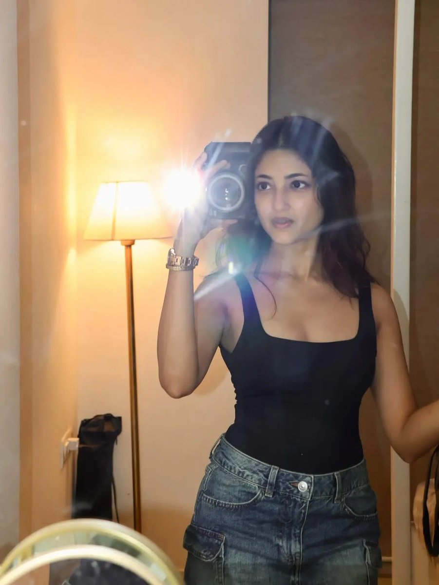 BarbieSevixof's tweet photo. Mirror selfie 🖤🖤🖤 https://t.co/FJLCuu6YwJ