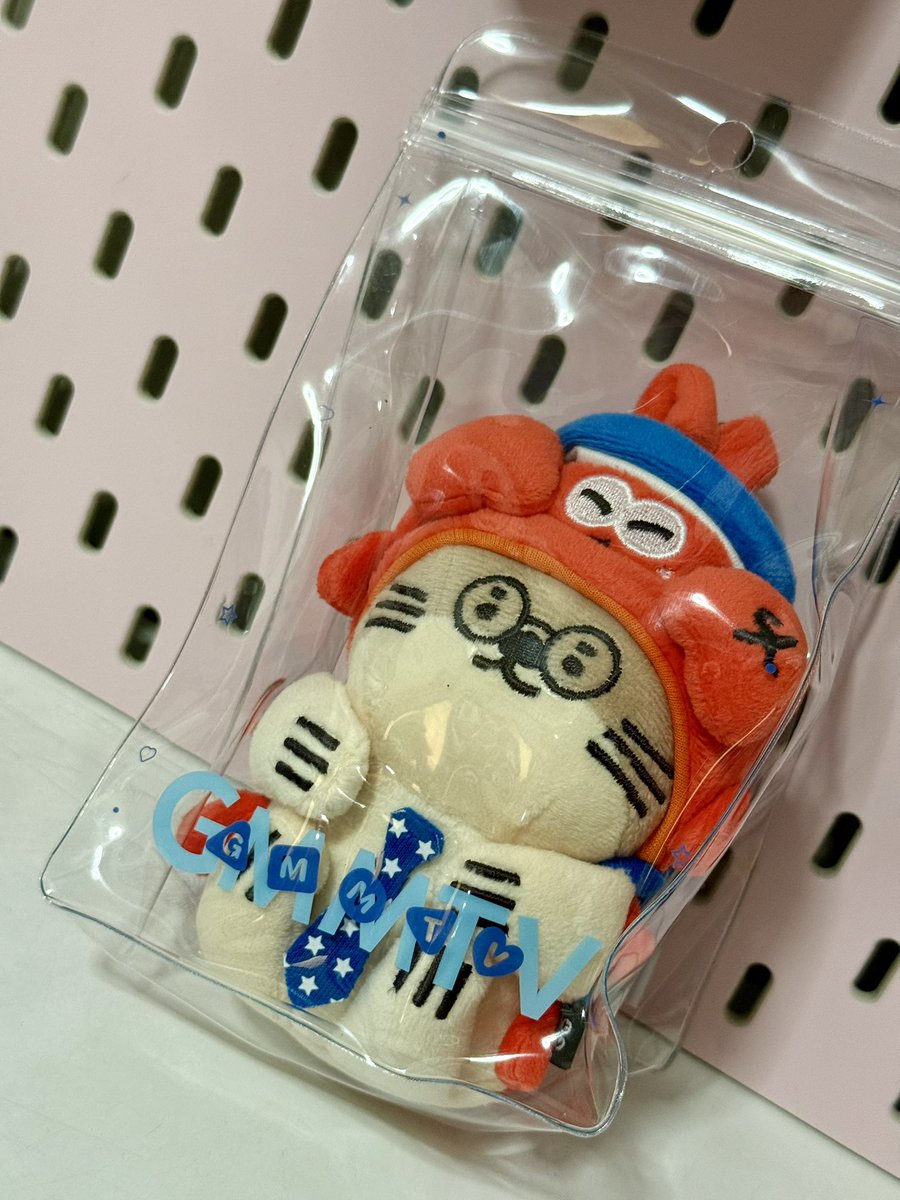 aguddae's tweet photo. wts น้องนุ่งแว่นมานี่มา พร้อมส่ง

— NONG NOOONG LITTLE GENIUS DOLL KEYCHAIN

— 1,150.- (รวมส่ง)

#ตลาดนัดซีคีน 
#ตลาดนัดgmmtv https://t.co/XuA2ShpbxW