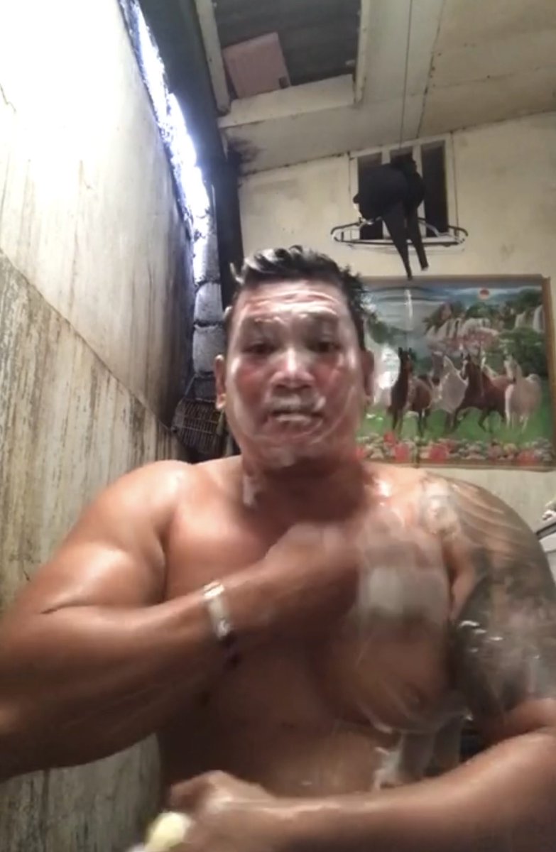 Tukima16's tweet photo. Hello sino gusto ng full video ni daddy bodyguard ? https://t.co/Sikl8QUnLc