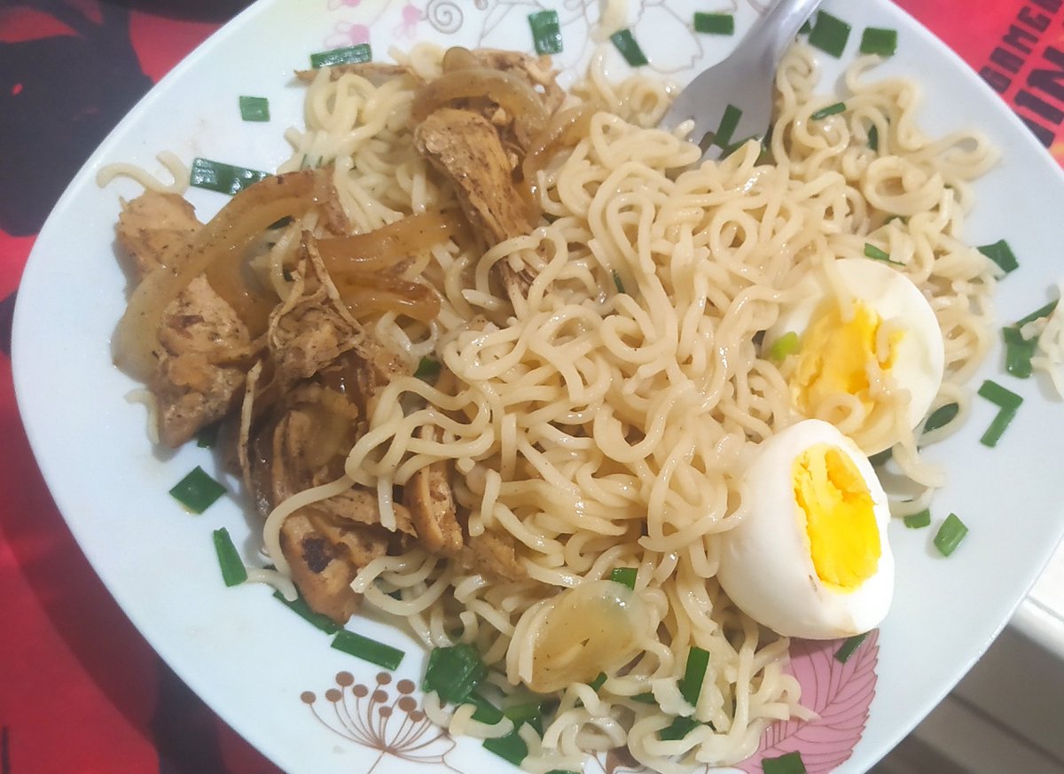 mesmedesperado's tweet photo. Omg I did some culinary poetry

Noodles with spice chicken 😋 https://t.co/X7HhJN3l9t