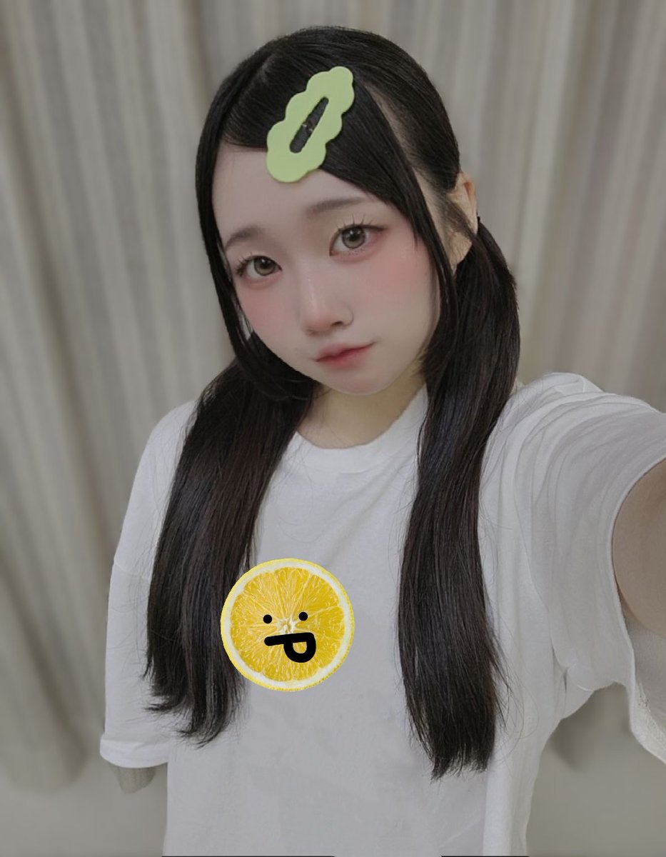 chp_miwa's tweet photo. おそよう☀️
ねえ見てみわさんの右腕が…(( ; ꒪⌓︎꒪ ))

腕を後ろにまわして自撮りしたら心霊写真になっちゃった…👻人生初心霊写真！！いぇい🎶
暑いのがちょっと涼しくなったね～！ https://t.co/mOCWqSiKC5