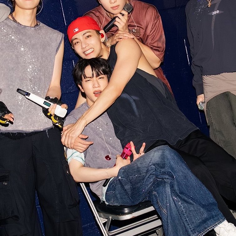 koonimies's tweet photo. don’t worry taehyung seokjin isn’t going anywhere https://t.co/QZMN7Gb4Tn