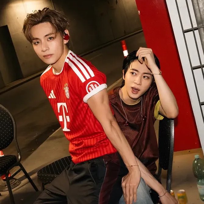 koonimies's tweet photo. don’t worry taehyung seokjin isn’t going anywhere https://t.co/QZMN7Gb4Tn