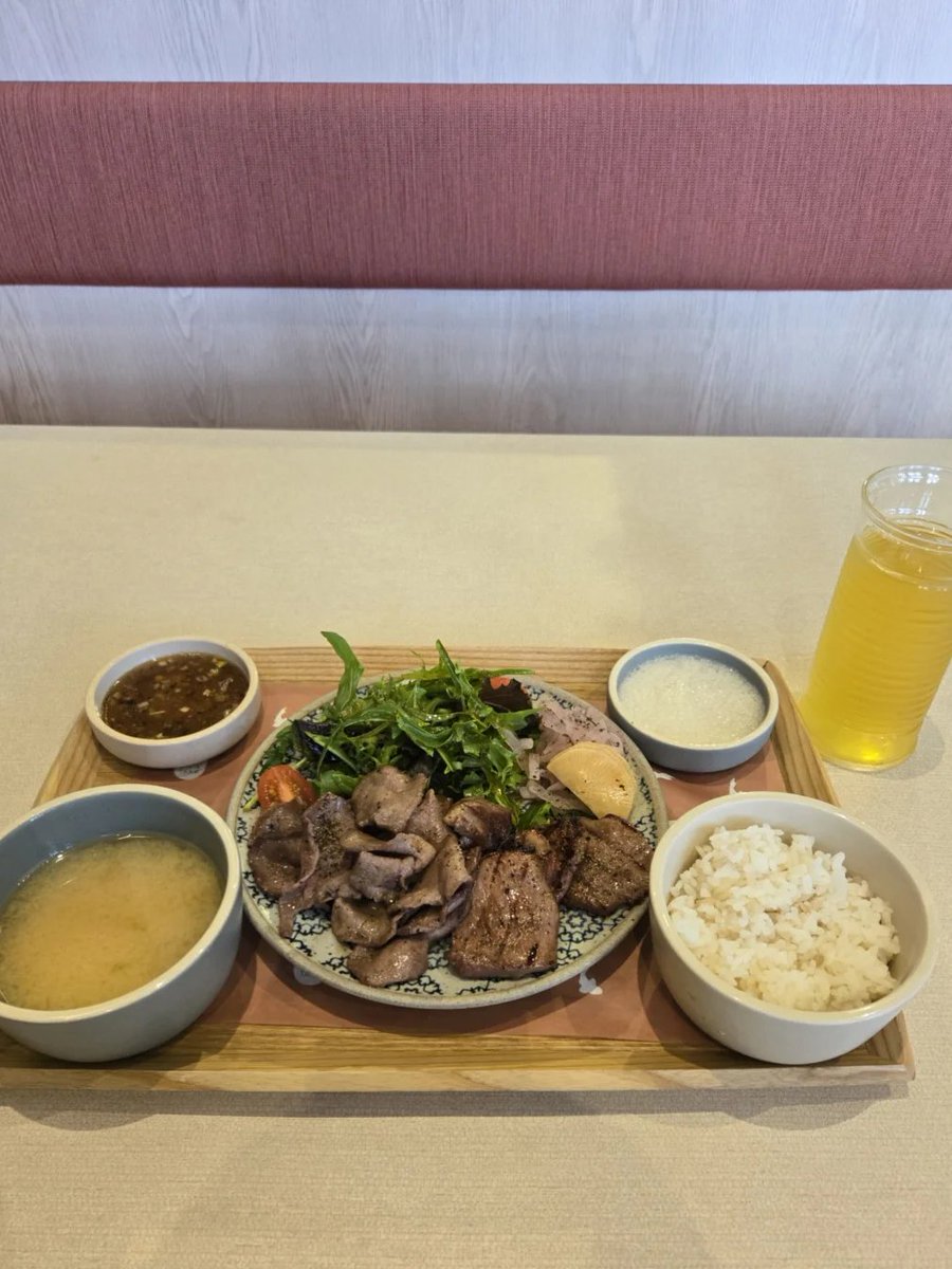 SelenaMyu's tweet photo. I really enjoyed this lunch. https://t.co/tQexdT5WOi