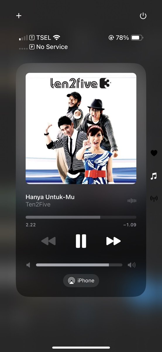 ayyaderson's tweet photo. dengerin ni lagu kayak kisah” cinta di esema ((pengen rasain)) 😔 https://t.co/sIlpF8n5c5