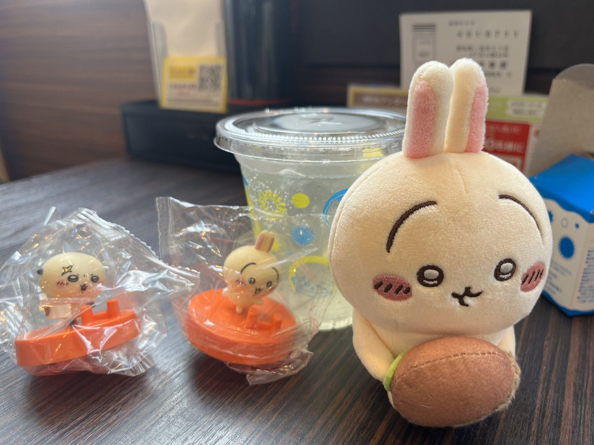 BlacksanAnko's tweet photo. 気合い入れてCoCo壱行ってきたー！！一発ツモでウサギ来てくれたよ〜良かった😂職場の子はラッコ先生でした https://t.co/OhFLvgjLd8