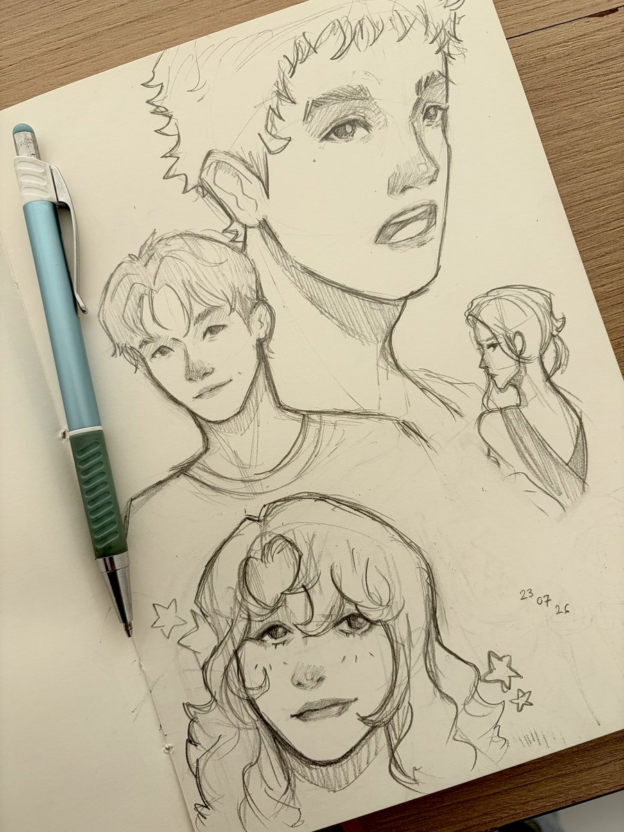 vaellionn's tweet photo. hi everyone! guess who came back from the dead 🫶

i'm væl🐟
im trying to be more active here and is looking for #artoomf. i draw n design, mostly digital and sometimes traditional. lets be friends ｡^‿^｡ https://t.co/ezMleIHwS2