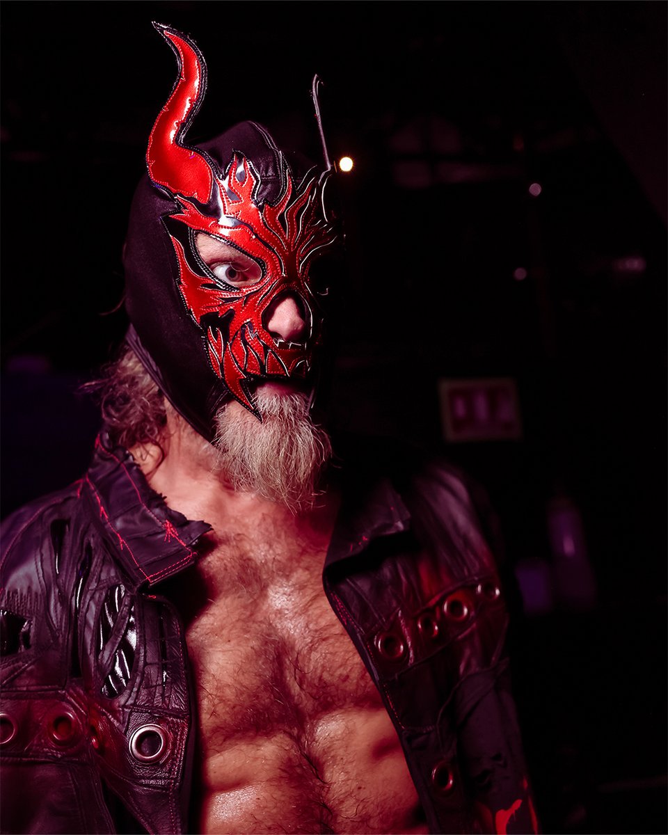 AEW's tweet photo. The Arena México crowd showed @RatedRCope all the love on Wednesday! https://t.co/8h0zaG3Atb