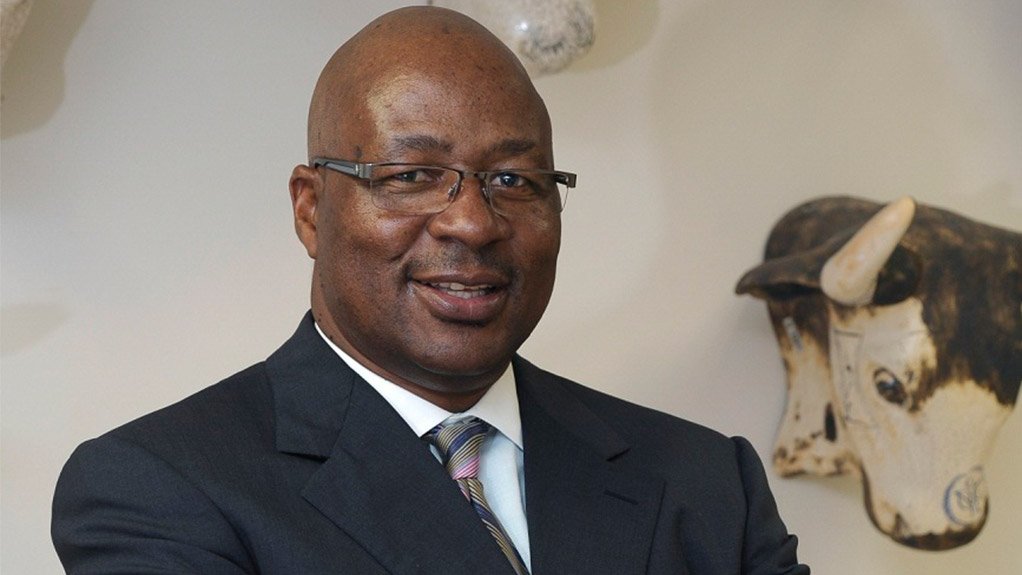 Powerfm987's tweet photo. [ON AIR] South Africa plans new rules on ex-leaders' foreign trips after Zuma's visit to India

Wandile and Thembalethu are in conversation with veteran and scholar of International Relations and former South African diplomat, Dr Kingsley Makhubele.

#POWERBreakfast https://t.co/MVESUwhYFI