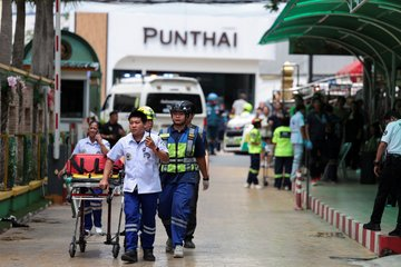 ferozwala's tweet photo. 🚨Two people were killed & at least 20 others injured after gunfire erupted at #Debsirin #Nonthaburi School in #BangKruai district, Nonthaburi province, #Thailand
https://t.co/5B9OZBiqo9
📍The incident took place in the Bang Kruai district of Nonthaburi province. Police identified the perpetrator as a student.