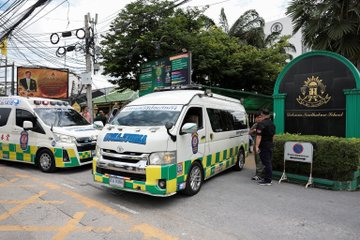 ferozwala's tweet photo. 🚨Two people were killed & at least 20 others injured after gunfire erupted at #Debsirin #Nonthaburi School in #BangKruai district, Nonthaburi province, #Thailand
https://t.co/5B9OZBiqo9
📍The incident took place in the Bang Kruai district of Nonthaburi province. Police identified the perpetrator as a student.