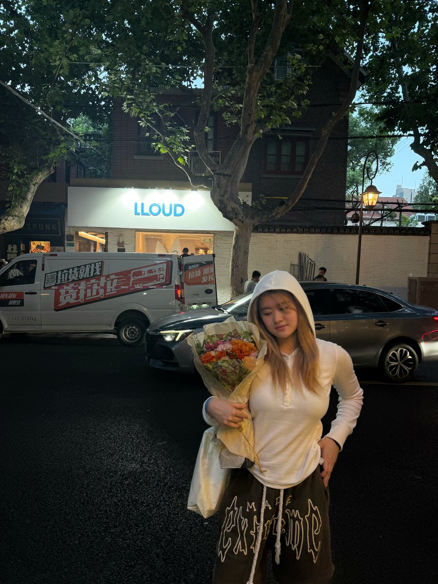 LDN327's tweet photo. LLOUD SUMMER COLLECTION POP-UP IN SHANGHAI
📆August 6 (Thur) - August 16 (Sun), 2026 📍 JULU GALLERY

- hebe_apple

#LLOUD #LISA #LLOUDSUMMERCOLLECTION #LLOUDPOPUP #LLOUDSHANGHAI @wearelloud https://t.co/Rs9Z4PNdRu