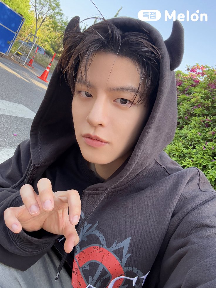 melon's tweet photo. 지금 멜론에서 확인하고
사인 CD 받기 🖤
🍈 https://t.co/lfpwrbGStg 

#멜론 #Melon #멜론스포트라이트
#StrayKids #스트레이키즈
#THIS_AND_THAT https://t.co/3L42k417wg