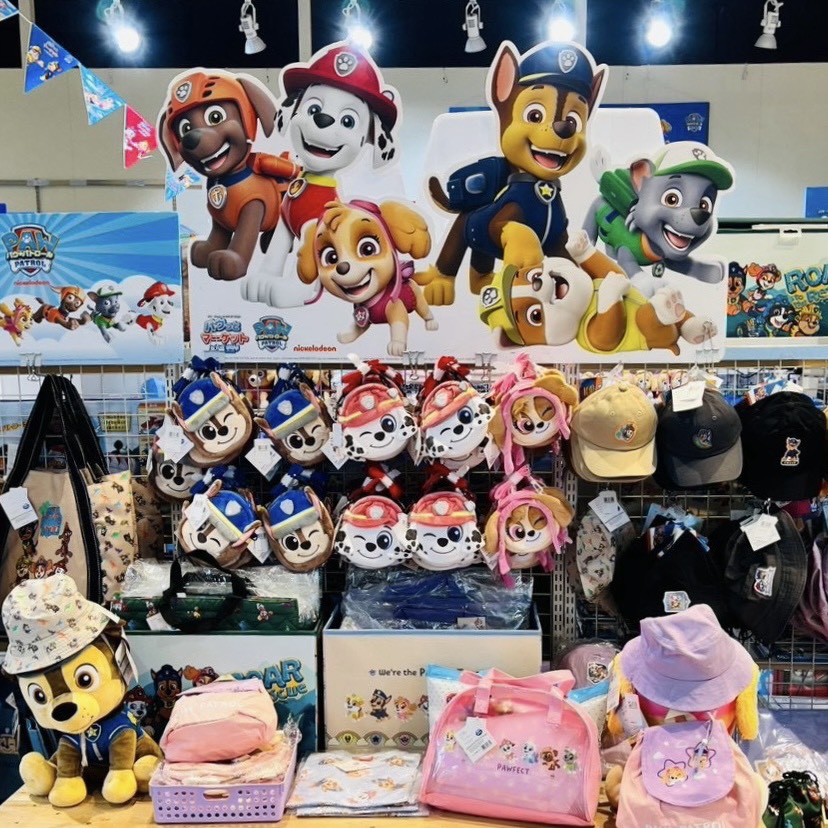vv__official's tweet photo. ／／
 #パウっとマーケット 🐶🚨
 OPEN！🎉🎉
＼＼

チェイスのミニバルーンが登場🐾

🚨埼玉県 レイクタウンkaze
 3F ヴィレッジヴァンガード区画
🗓2026年8月7日(金)～8月30日(日)

#パウ・パトロール のPOP UP STOREにぜひ遊びに来てください🐾チェイスと一緒に写真を撮ろう📸
#パウパト
#パウパトロール
@pawpatrol_jp

🦴詳細はこちら🦴
 https://t.co/oDXtZW92GH