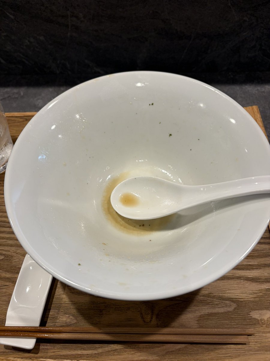 erotalk's tweet photo. 本日のラーメン(56杯目)
冷やしシリーズニ回目!
夏アジ煮干の冷やし醤油+鴨チャーシュー
旨い💯💯💯
夏アジ煮干もサイコー‼️鴨チャー‼️
シジミとホタテも復活する様だからまた予約しなきゃ‼️
御馳走様でした
#RAMEN_MATSUI
#新宿御苑
#四ツ谷 https://t.co/xdadL3gstl