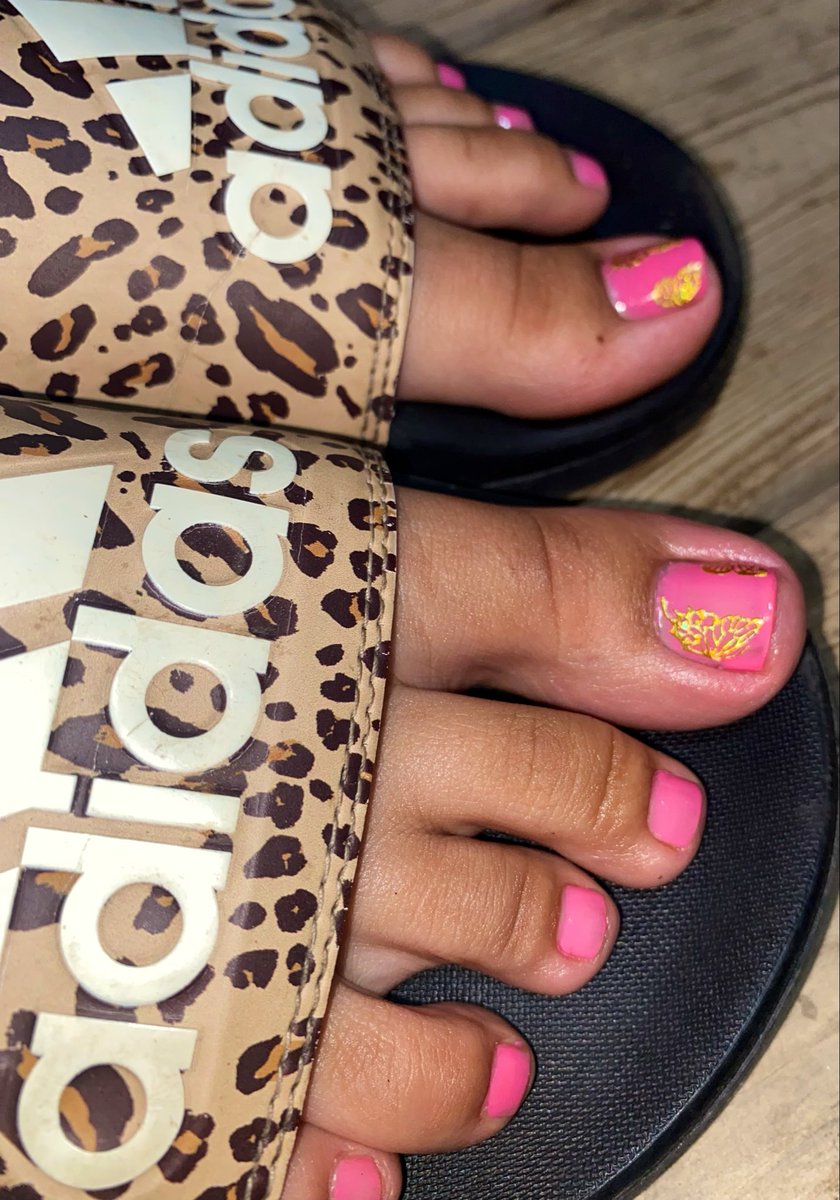 MlissFootprints's tweet photo. Made ya look 💅🏻👀 

#feet_pics #toes #naturalfeet
#pedicure #footcommunity https://t.co/O5pyUjvZTB