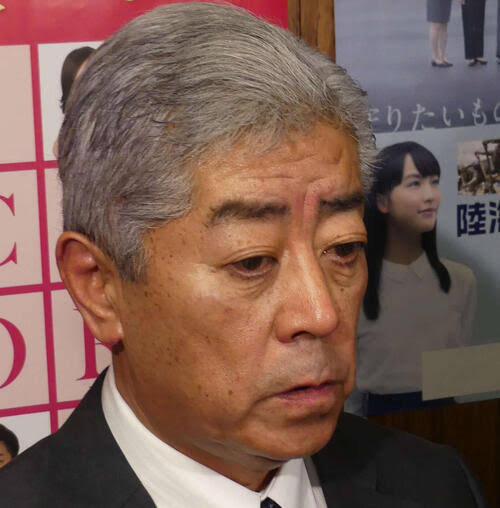 zundamotisuki's tweet photo. 自民党所属の岩屋毅氏、「新党結成」を完全否定

「「「ブレーキ役で高市総理支える」」」

素直に離党して新党結成でもしていろと思った人‼️

手を上げるのだ🖐️

🙋‍♂️< 味方の足を引っ張る人間は本当に嫌いなんだよな。 https://t.co/e1BWK4aVxe