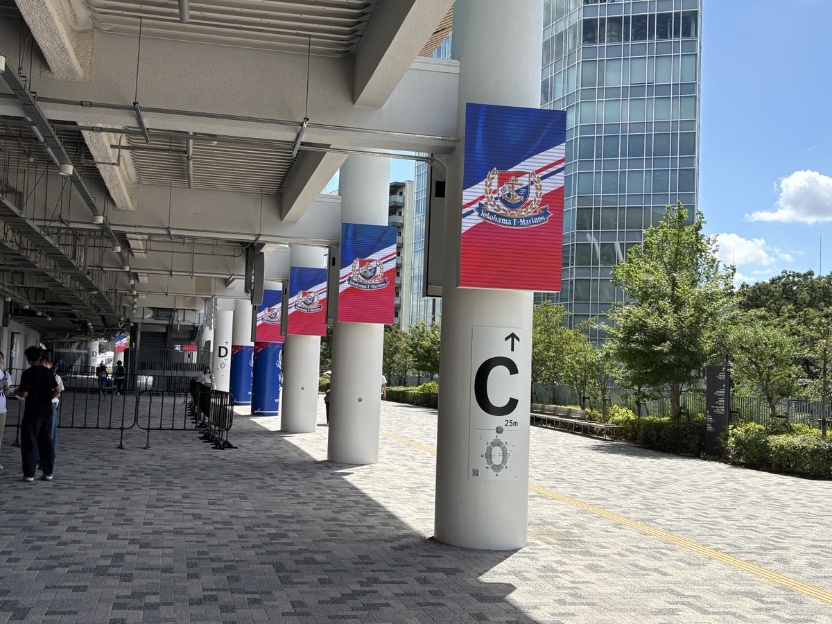 makifmarinos's tweet photo. 一応on Deck してみました！トラジャの皆さんのリハーサルの歌声が聞こえてきますね♪😊 https://t.co/ZBSvZYMkzR