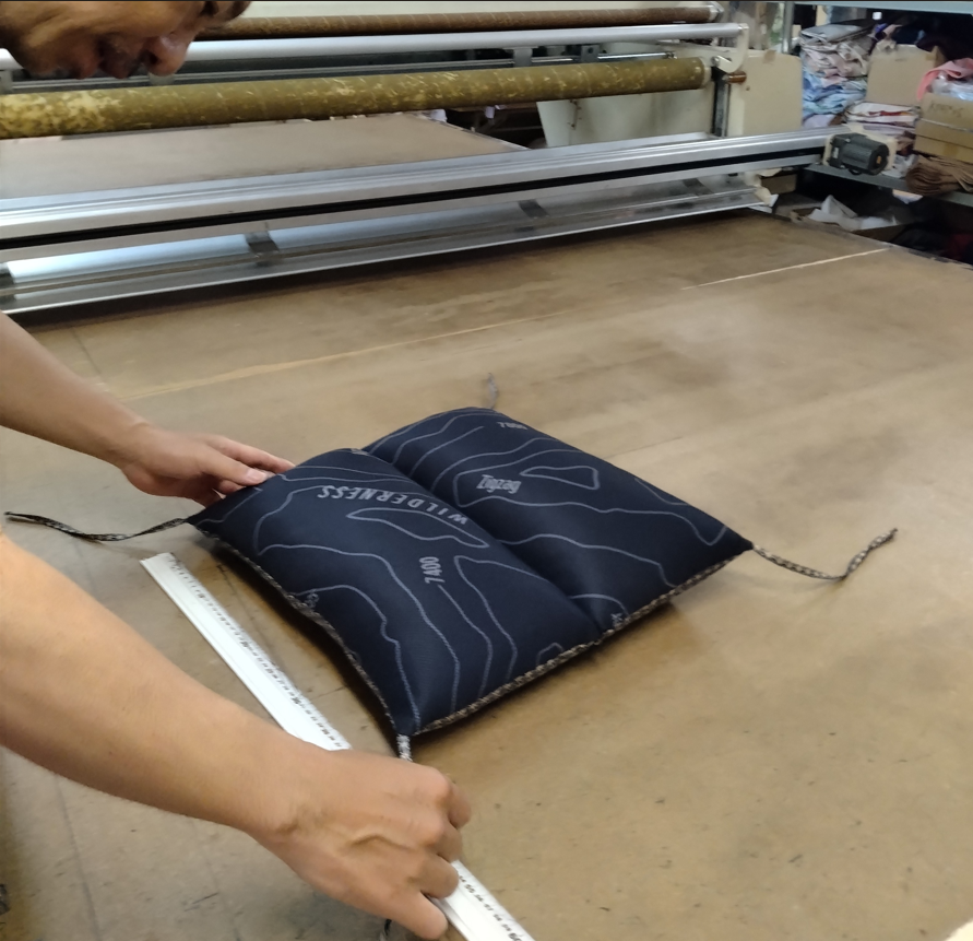 escargo17755290's tweet photo. 【BE-PAL9月号】
野遊び道具店では小学館編集部の方と一緒に作った
45周年記念日本製ふかふかアウトドアクッションが掲載されています。アウトドアの枕としても、ふかふかで気持ちよく愛着を持って使っていただける製品に仕上がっています。 https://t.co/BLpGtPvHId