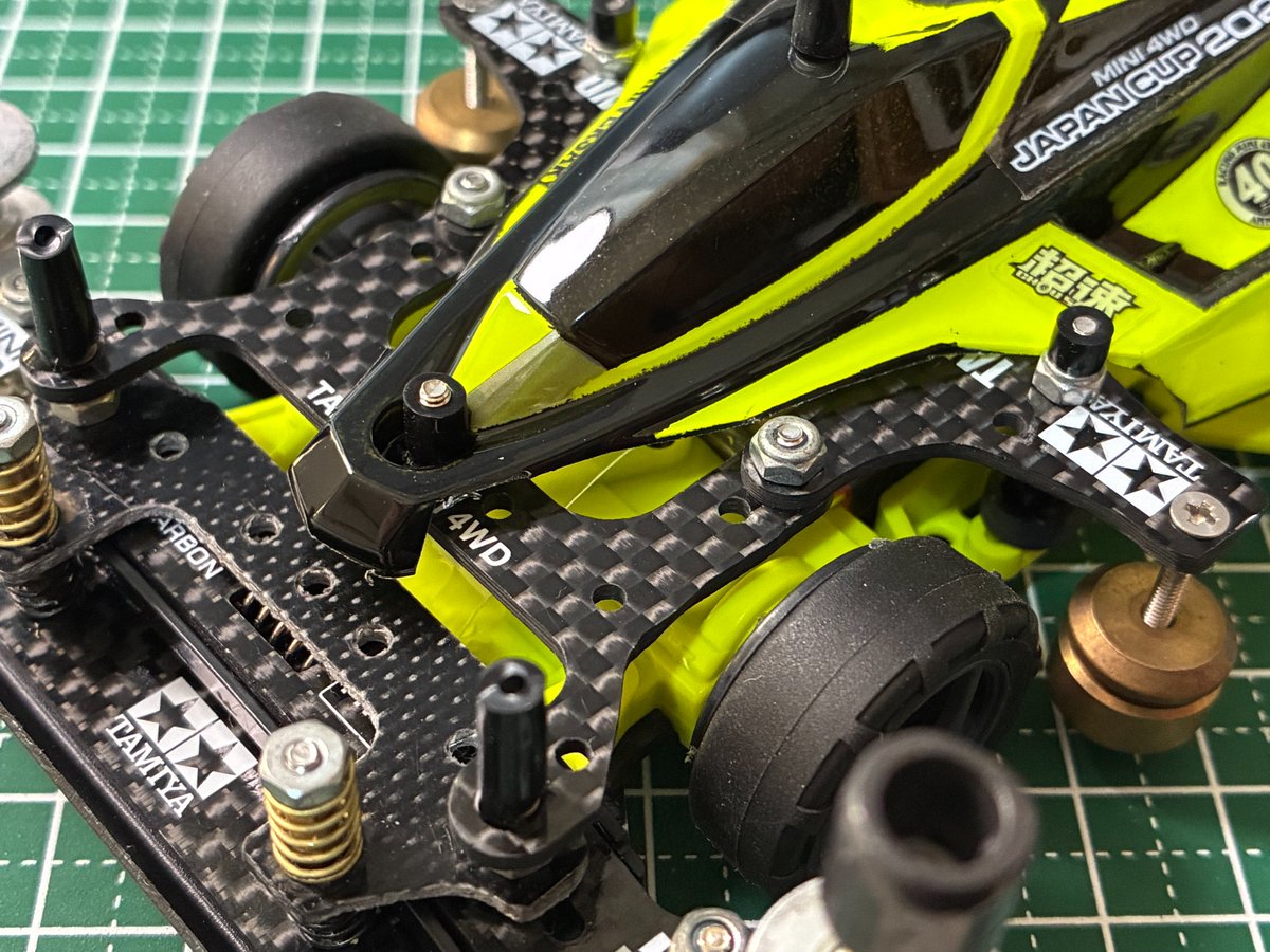 mini4wdblog's tweet photo. 提灯を取り付ける時に意識していること

✅ マスダンパーはできるだけ低い位置に
✅ シャーシをしっかり叩く
✅ できるだけ軽く作る
✅ リフターを付けてアームを動きやすく

「ただ付けるだけ」と「ちゃんと動く提灯」では効果が全然違いますね💦

#ミニ四駆 https://t.co/LV6PjYMe9E