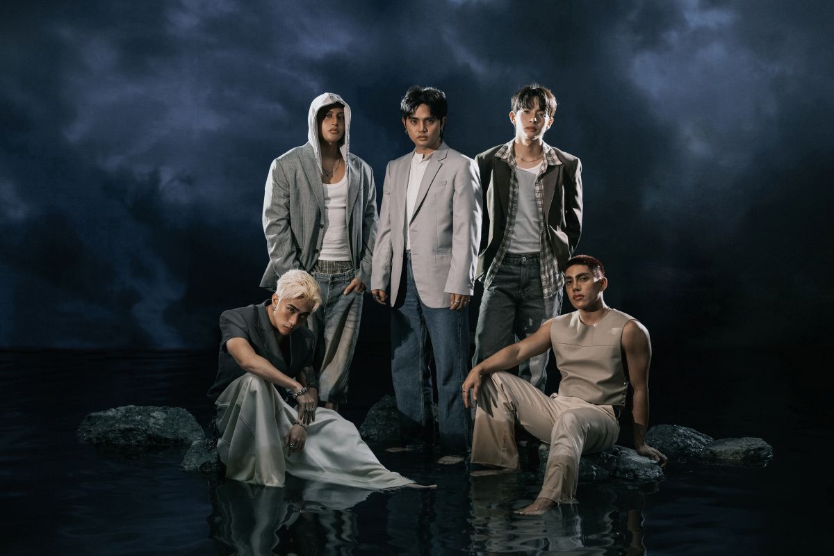 CDJapan's tweet photo. Lollapalooza was unforgettable.

Now, A’TIN, let’s focus on SUMMER SONIC Osaka.

SB19 will take the MASSIVE STAGE on August 14 — and the countdown starts now.

While we wait, SB19 "Wakas at Simula" [Japan Bonus Track] with CDJapan Exclusive 2L-size Photo is still available at CDJapan:
https://t.co/pAA9VqOsyi

#SB19 #PPOP #SUMMERSONIC