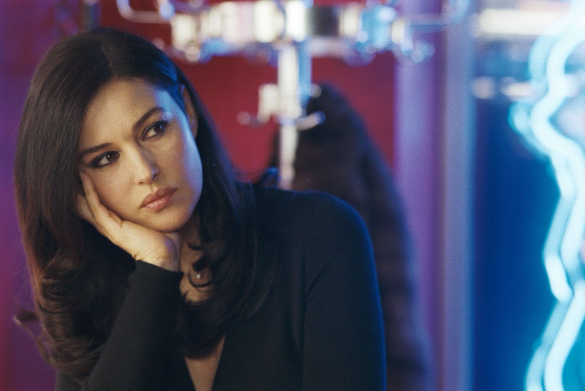 MonBelarchive's tweet photo. Blue light and that thoughtful stare are everything ✨  
📸 https://t.co/gyNtYJcLOC https://t.co/whbcXLzVYF