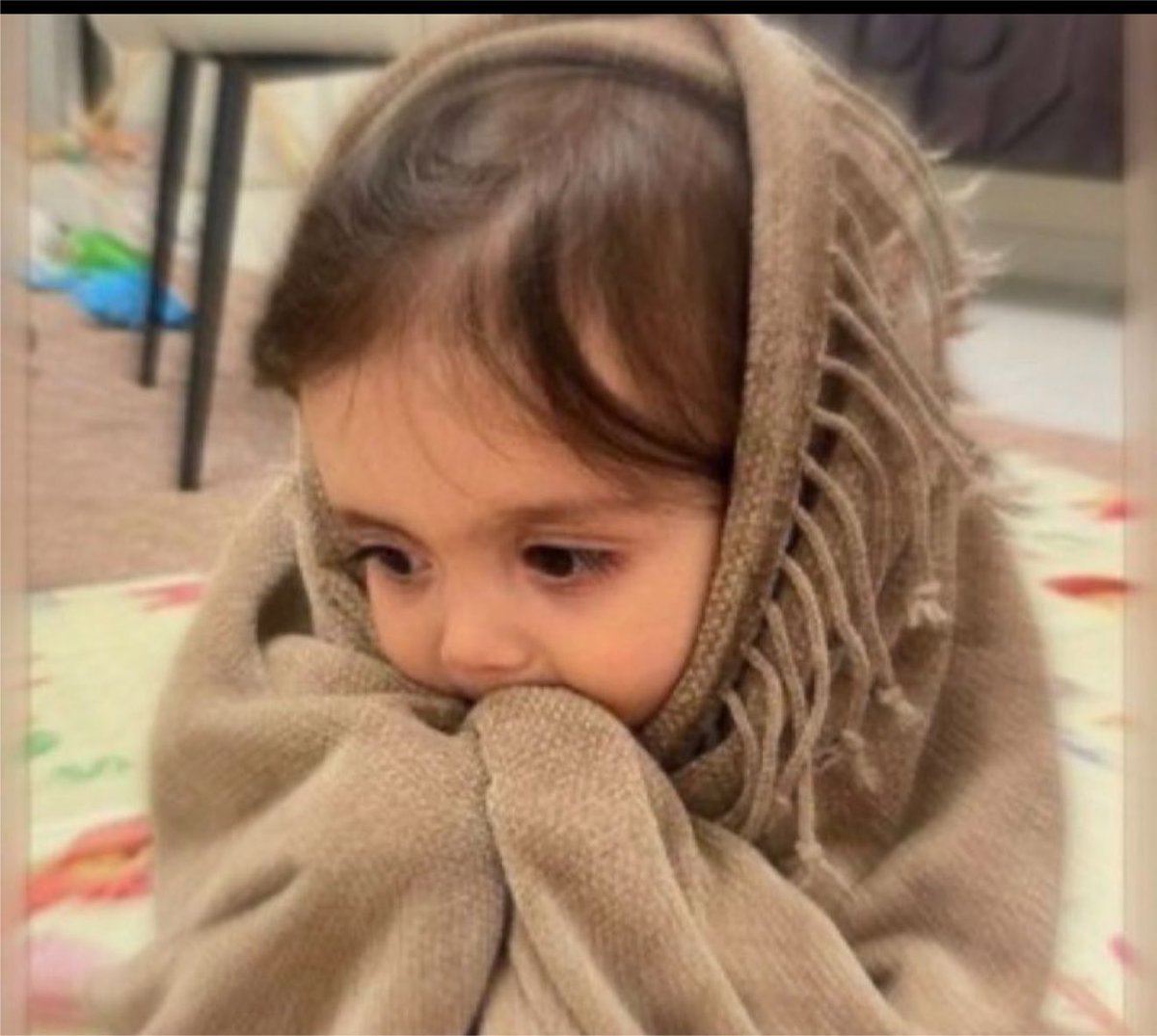 iiix18ix's tweet photo. @Muuuuhhhnid وش هالحيييييره🫣😂😂😂
دوري متى 🙇🏻‍♀️ https://t.co/3A1QAwo2BI
