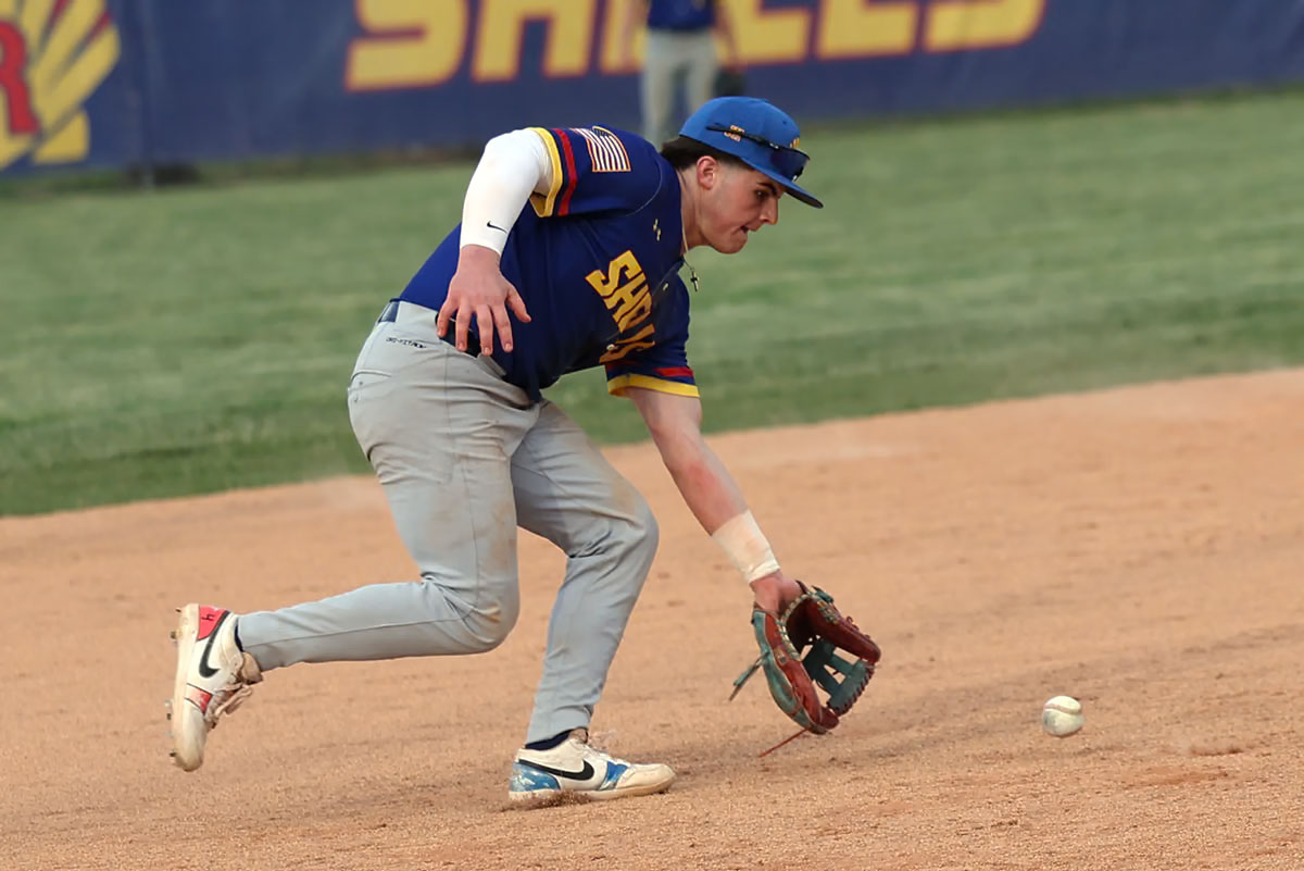 GregShashack's tweet photo. Max Autery pushes buttons, pushes Roxana baseball to big season https://t.co/3ccxDhtgrX via @altontelegraph https://t.co/3s8CYPkISi