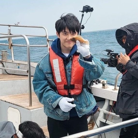 cremebleuee's tweet photo. dani ikan https://t.co/UOsojuw25l